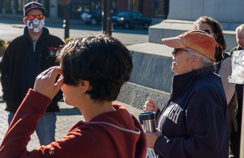 Mireille Bejani and Susan Smoller explain how to collect signatures