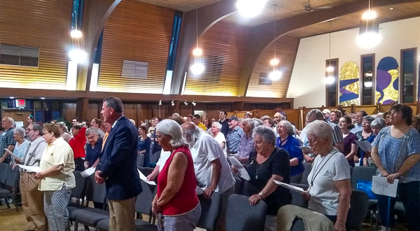 Audience/congregation at interfaith gathering, Temple Tiferet Shalom